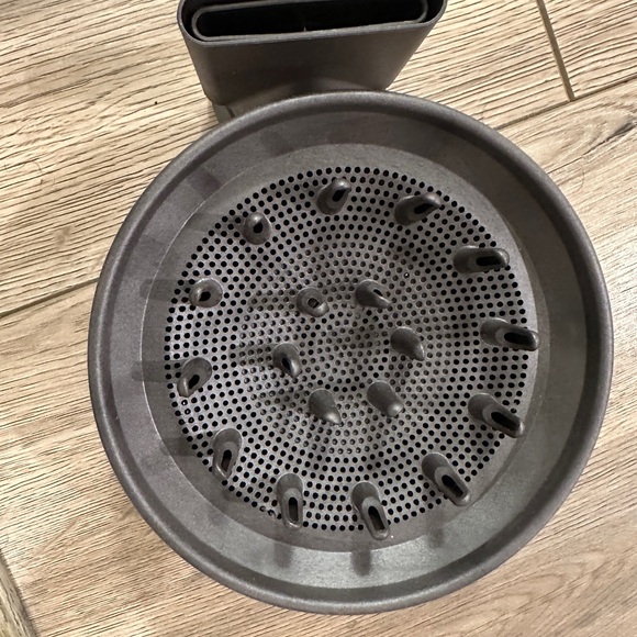 ❤️ Dyson supersonic hair dryer **NOT WORKING** attachments and case included - Picture 8 of 14
